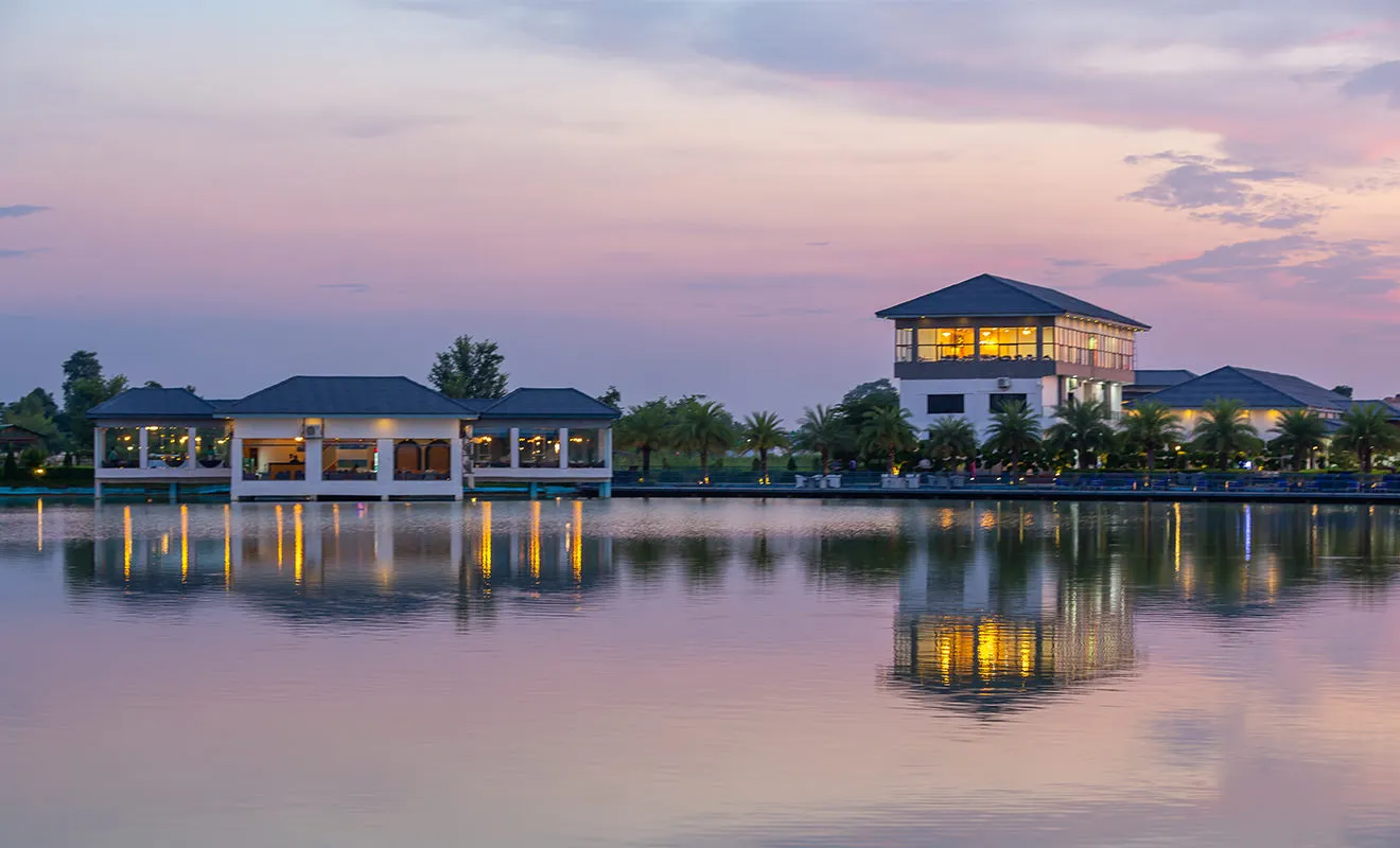 Top 10 Reasons to Book Your Next Stay with us
